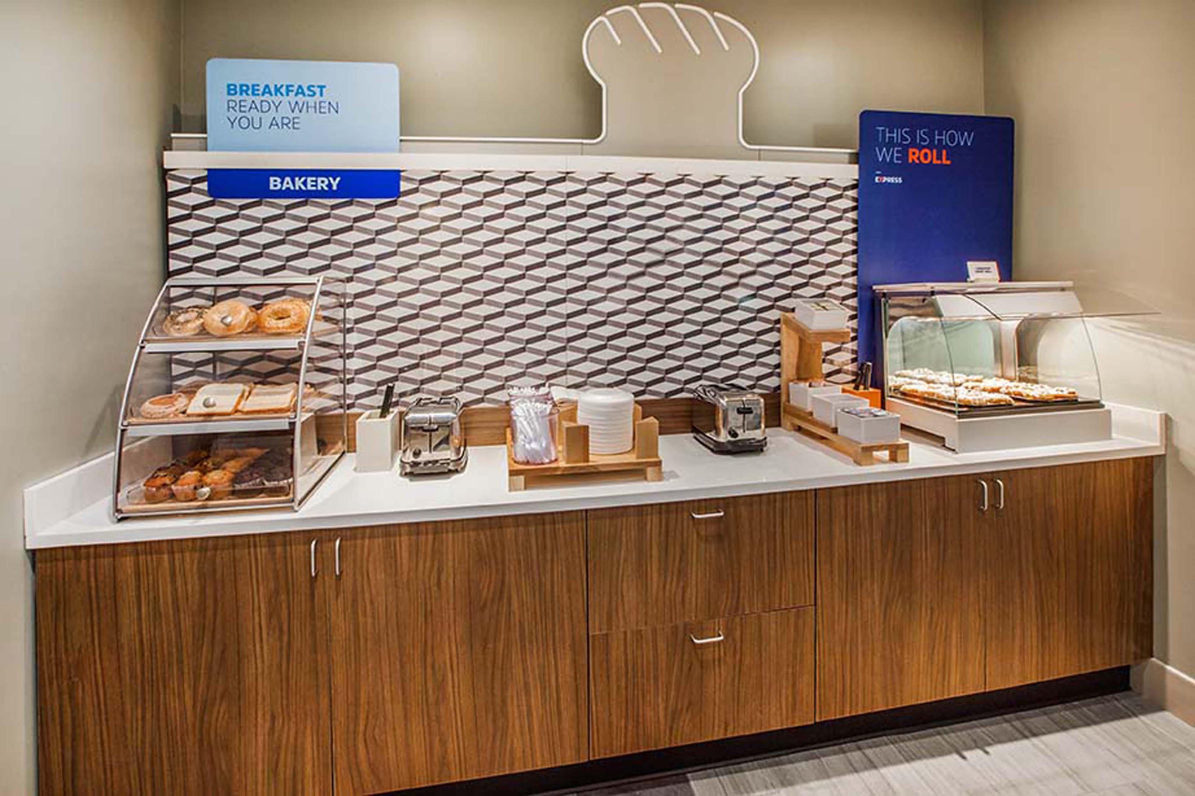 Express & Columbus - Easton Area By Ihg Hotel Gahanna